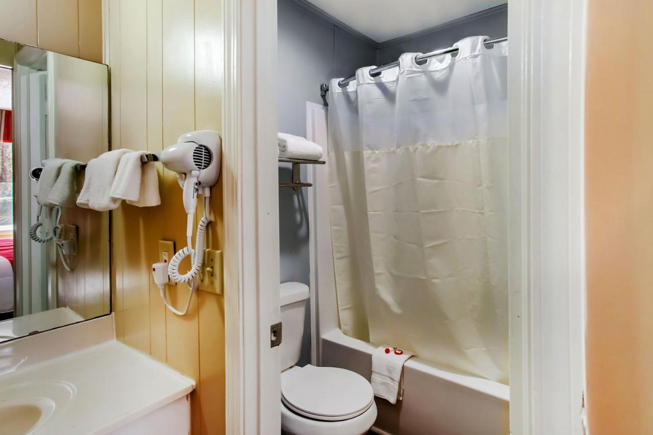 | OYO Hotel Ridgeland East