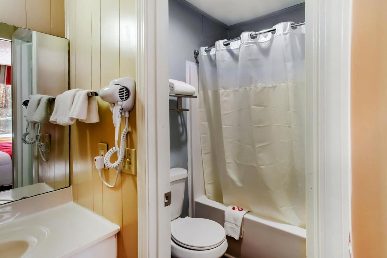 | OYO Hotel Ridgeland East