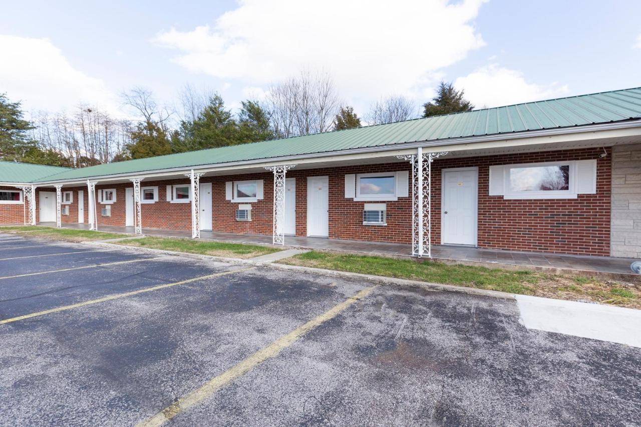 | OYO Hotel Cave City KY