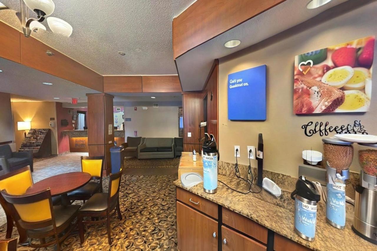  | FairBridge Inn & Suites Batavia - Darien Amusement Park