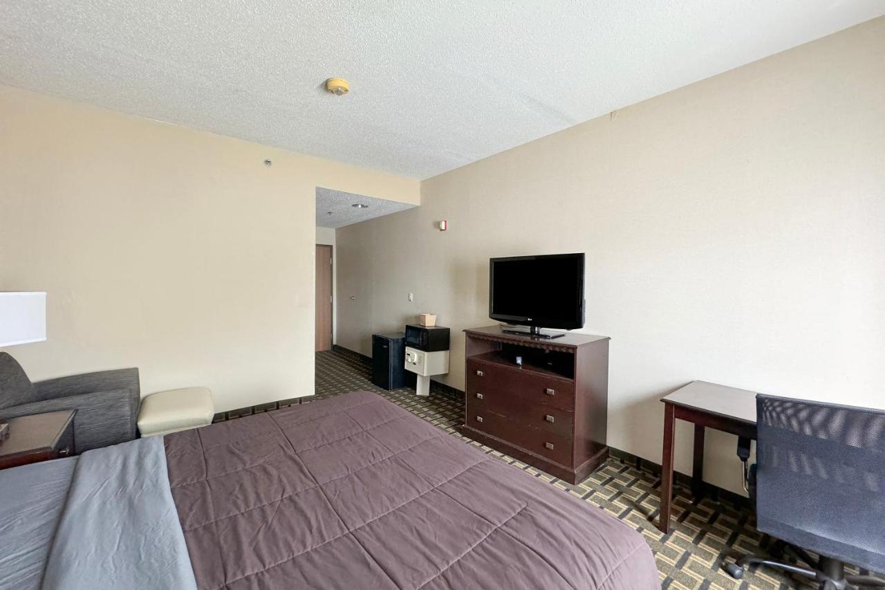 | FairBridge Inn & Suites Batavia - Darien Amusement Park