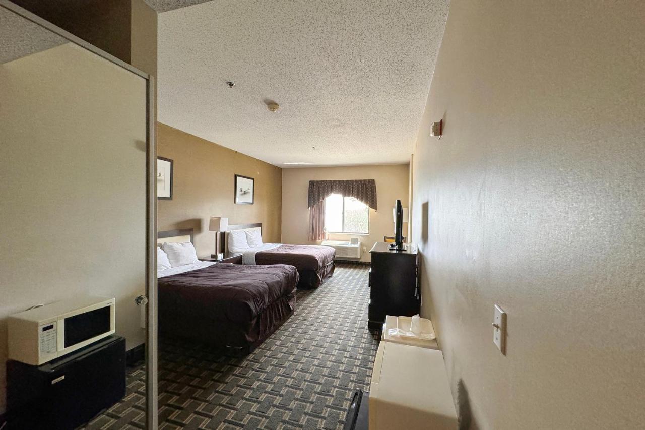  | FairBridge Inn & Suites Batavia - Darien Amusement Park