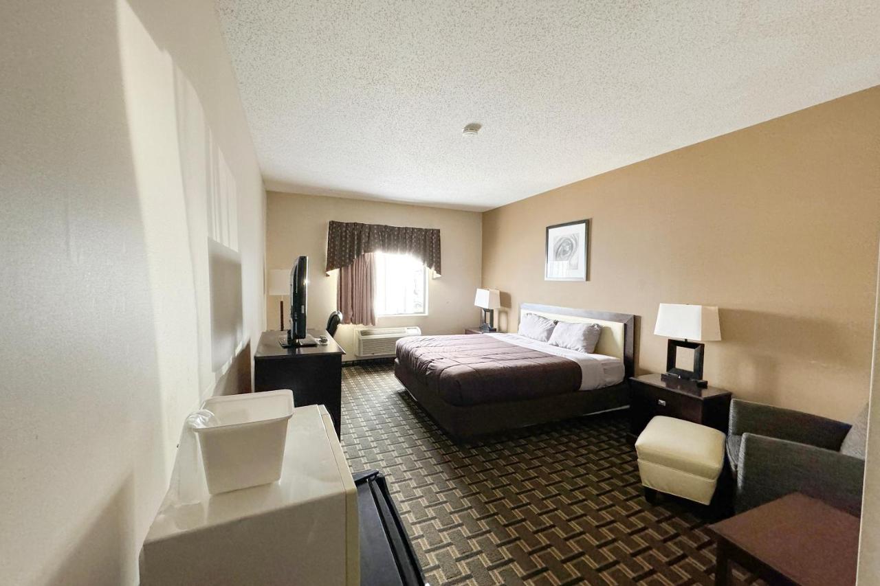  | FairBridge Inn & Suites Batavia - Darien Amusement Park