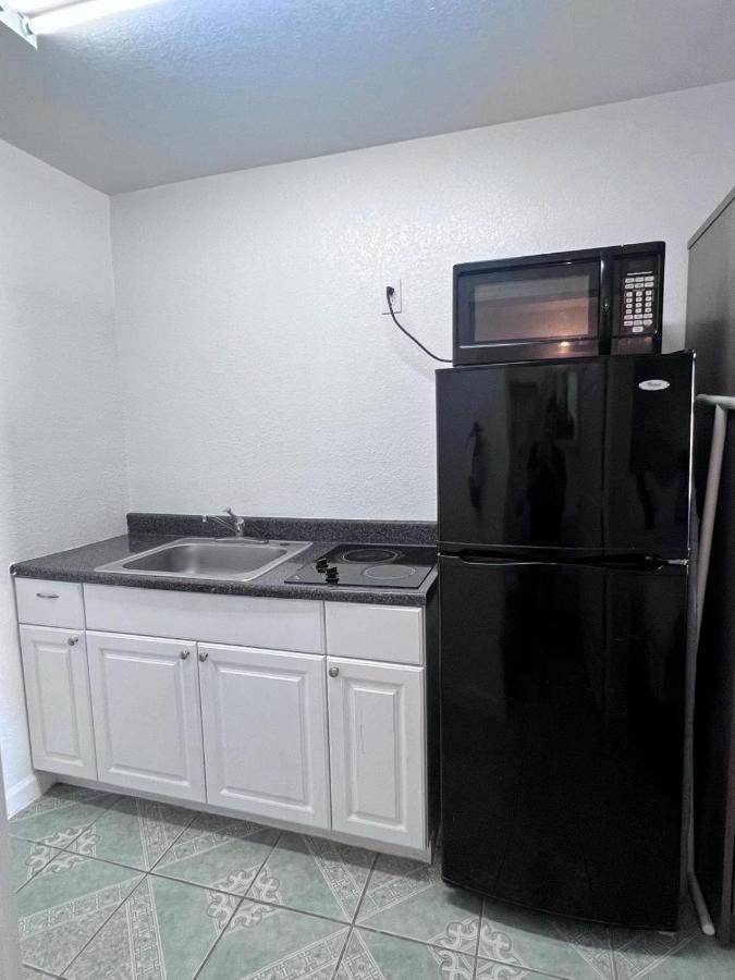 | OYO Hotel Pearsall I-35 East