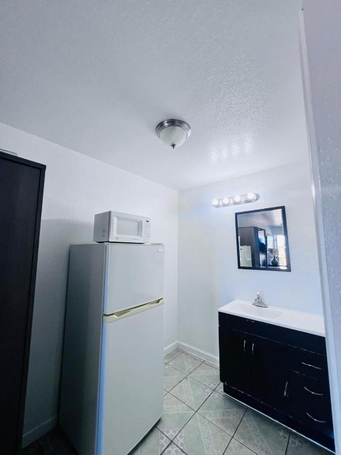 | OYO Hotel Pearsall I-35 East