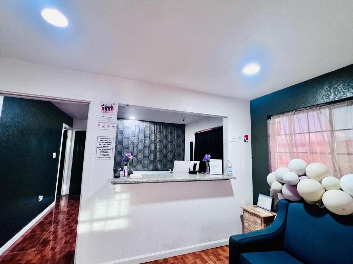 | OYO Hotel Pearsall I-35 East