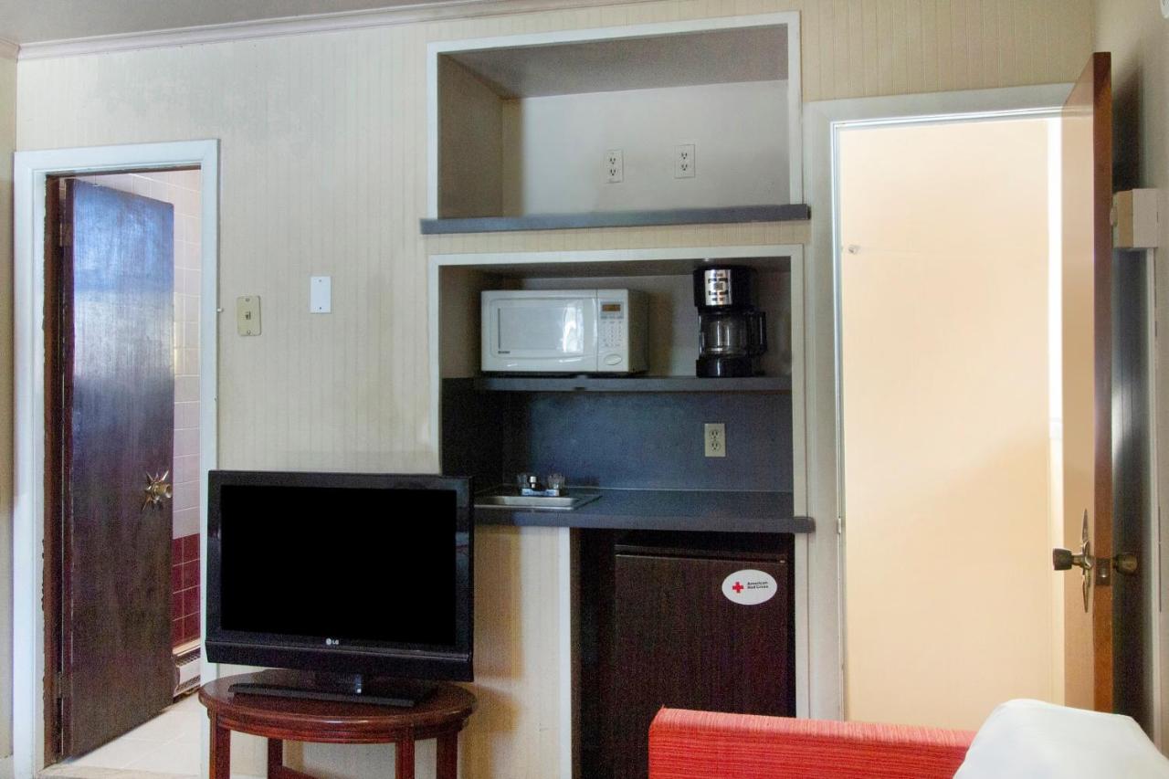 King Room at OYO Hotel Wilkes-Barre East