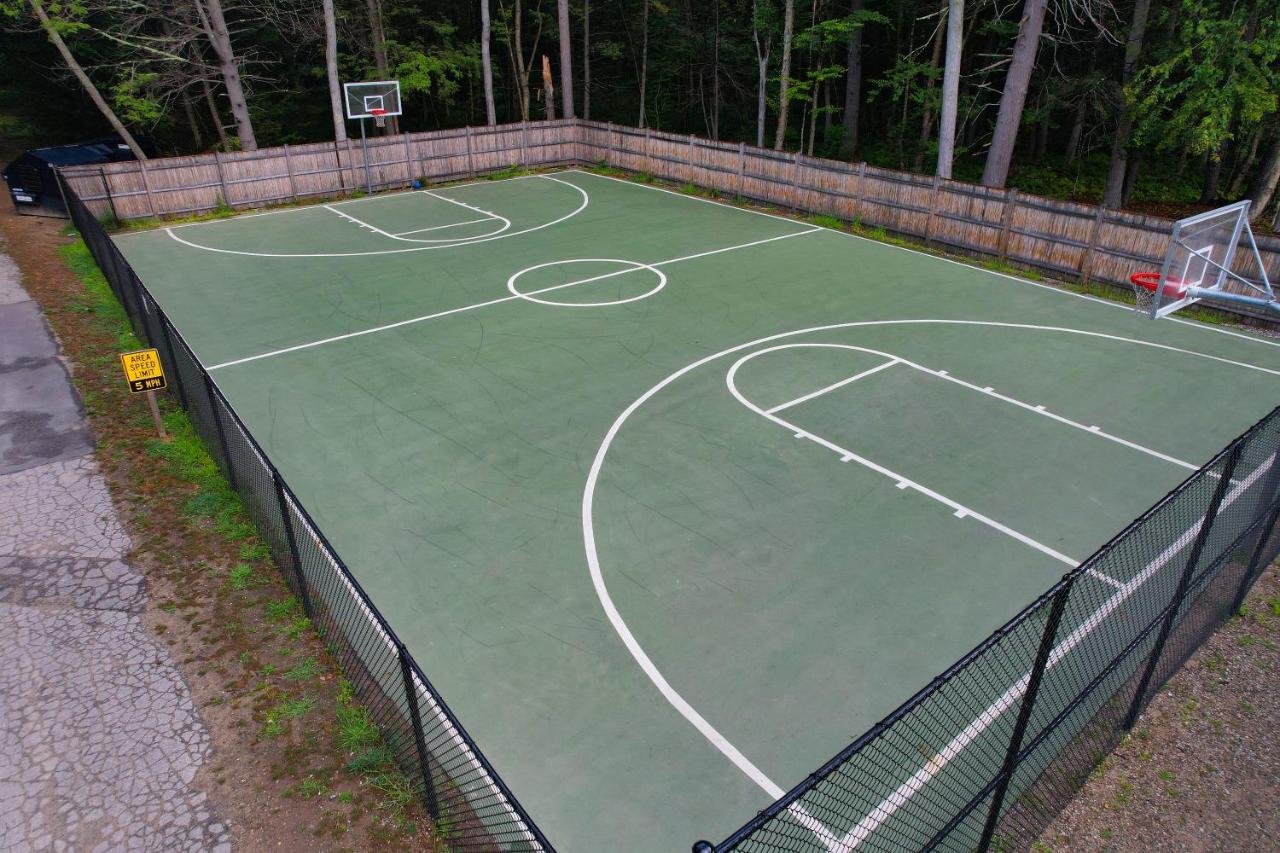  | Moody Beach Camping Resort 28 ft. Park Model 6