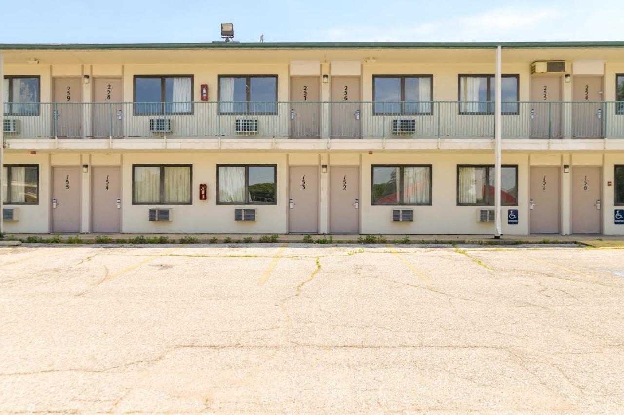 | OYO Hotel South Bend - Campus