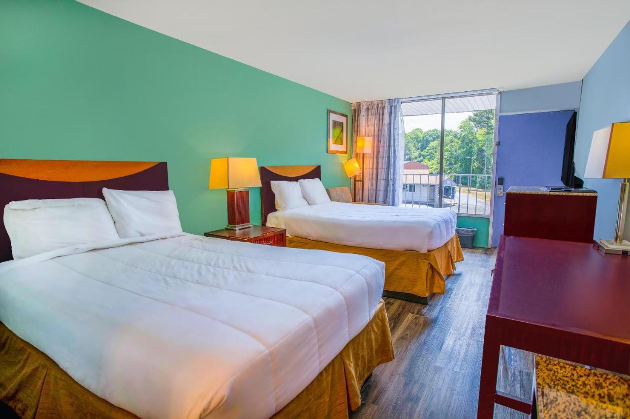 Double Room with Two Double Beds at OYO Inn Kernersville