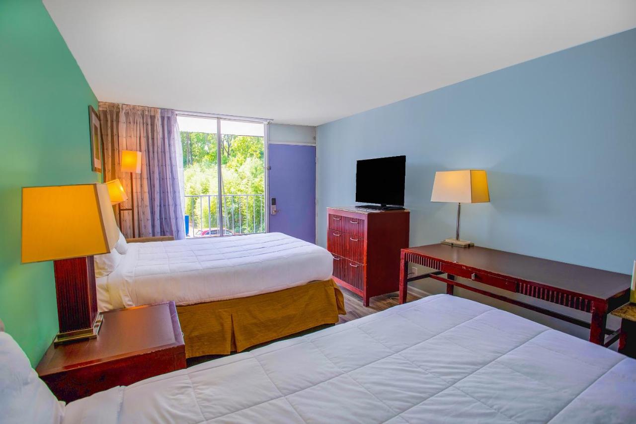 Double Room with Two Double Beds at OYO Inn Kernersville