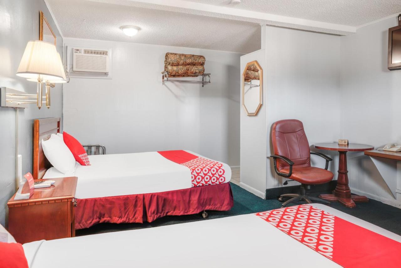 Queen Room with Two Queen Beds at OYO Hotel Liberal, Kansas
