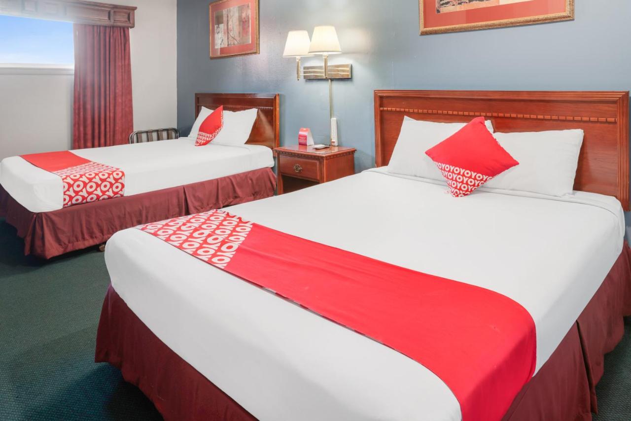 2 Queen Bed Smoking at OYO Hotel Liberal, Kansas