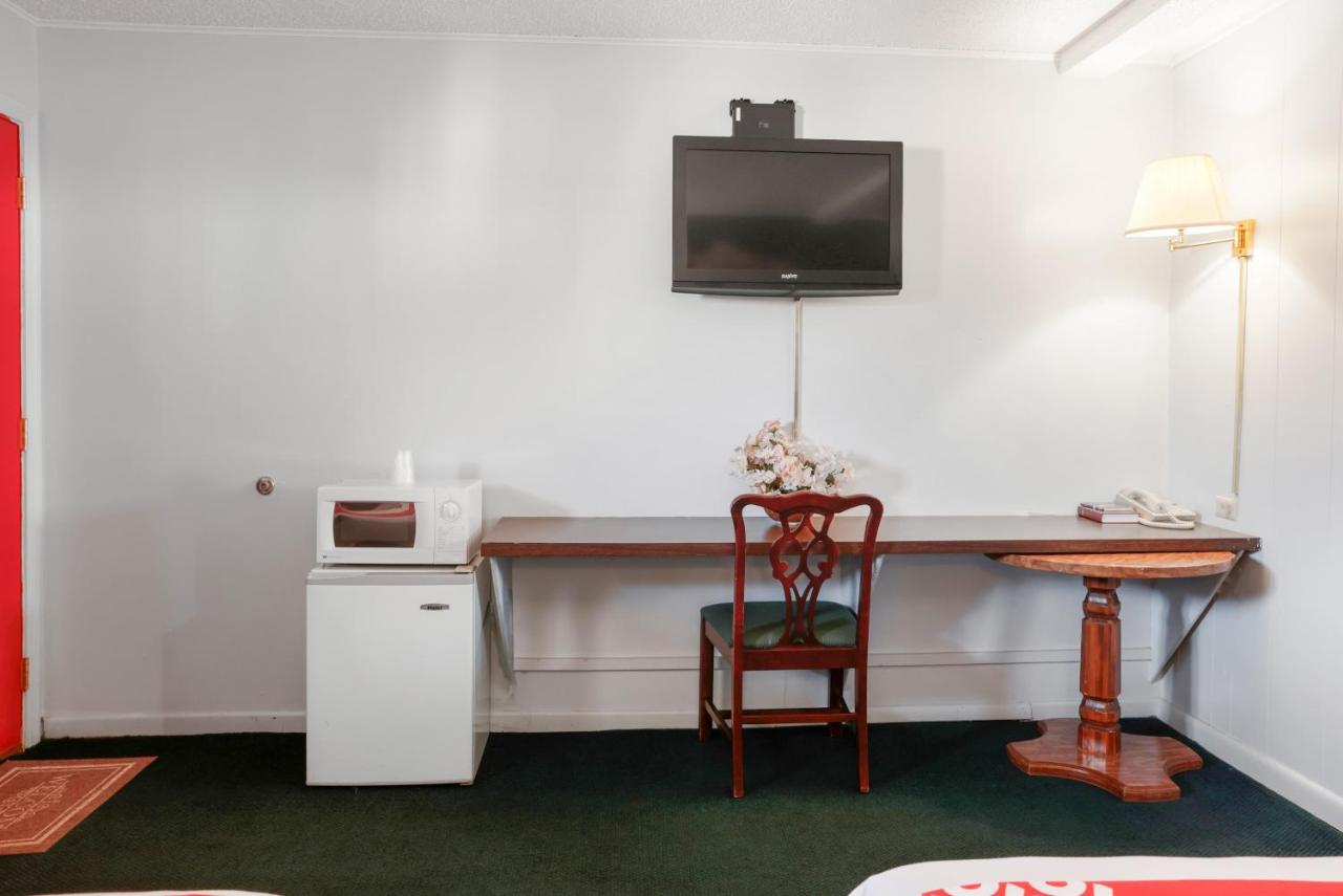 Double Room with Two Double Beds at OYO Hotel Liberal, Kansas