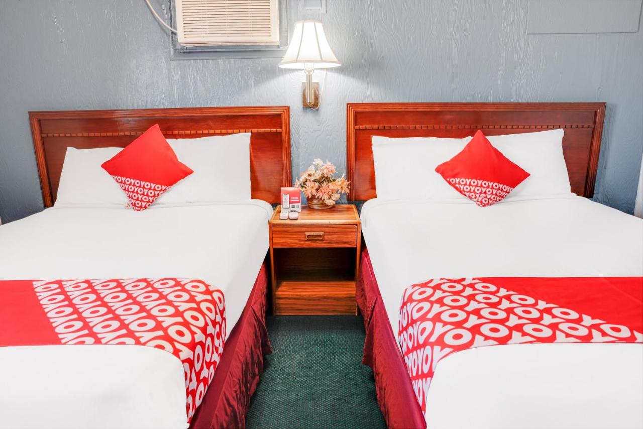 1 Queen Bed & 2 Full Bed Smoking at OYO Hotel Liberal, Kansas