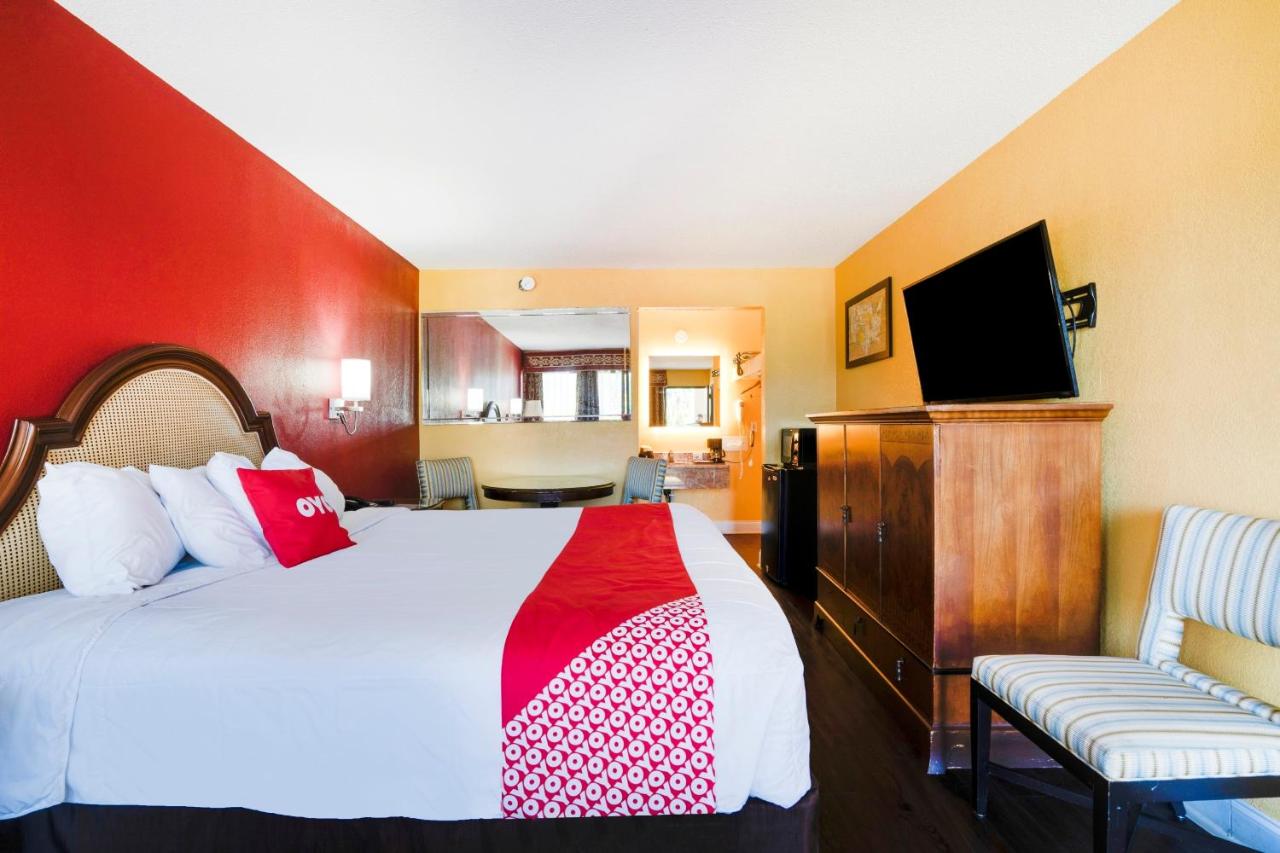 | OYO Hotel Wade/Fayetteville I-95 South