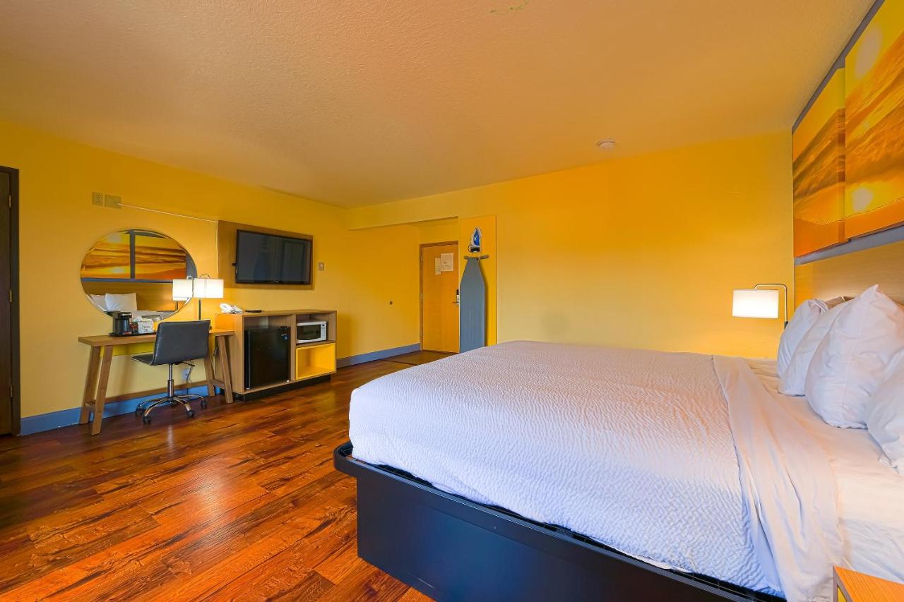 | Coastal Inn by OYO Lincoln City - Oregon Coast Hwy
