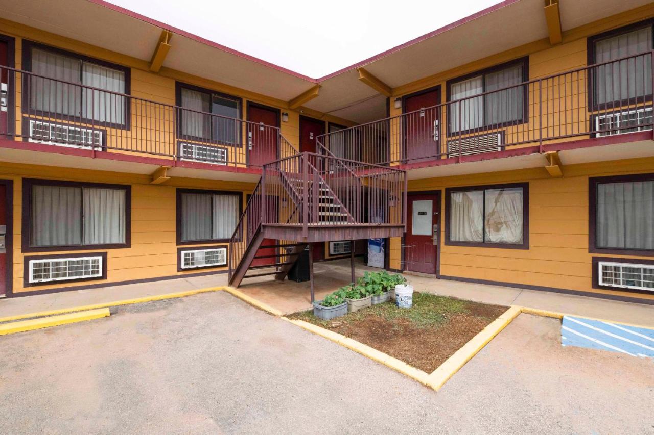  | Oyo Hotel Odessa TX, East Business 20