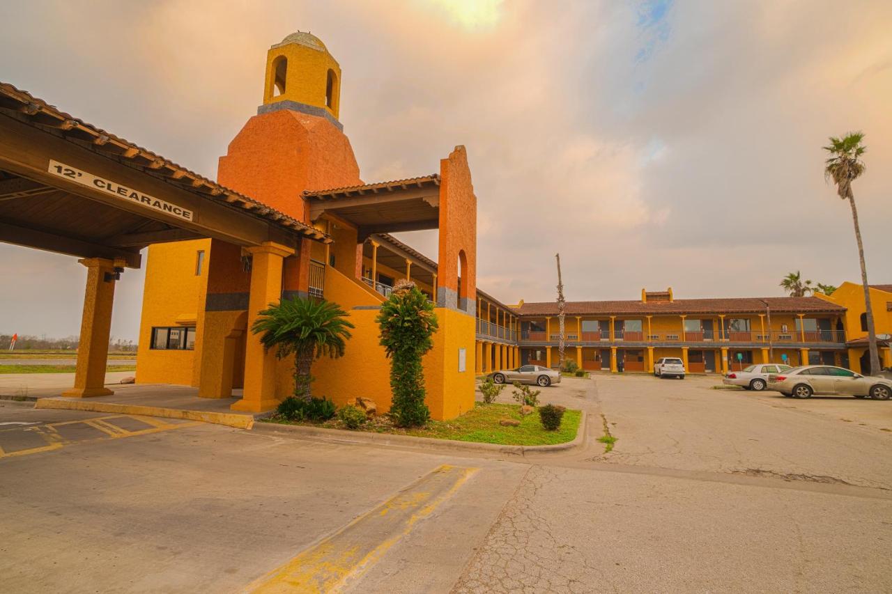 | OYO Hotel Kingsville - Hwy 77