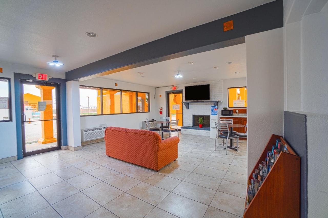 | OYO Hotel Kingsville - Hwy 77