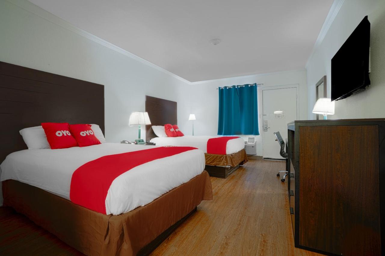 | OYO Hotel Kingsville - Hwy 77