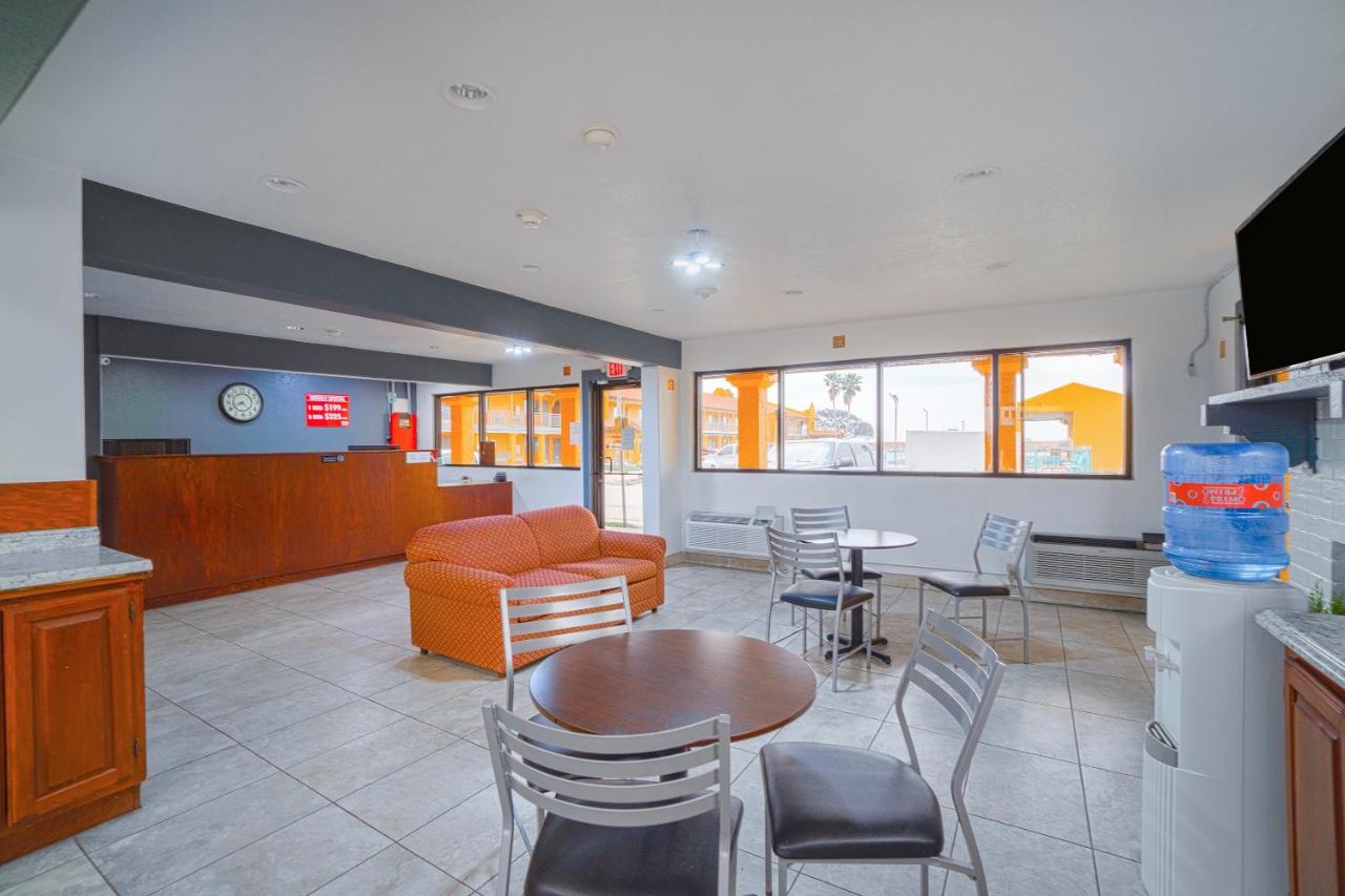 | OYO Hotel Kingsville - Hwy 77