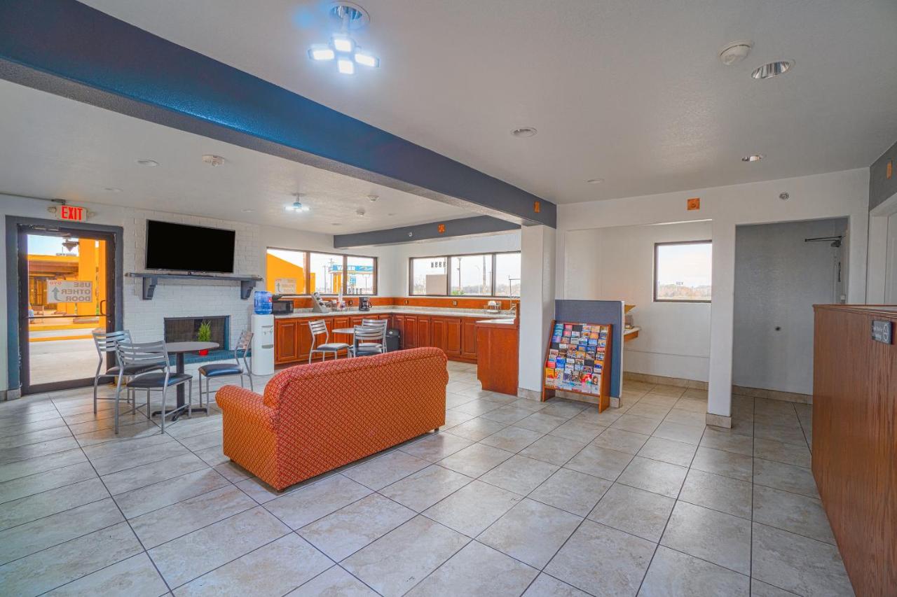 | OYO Hotel Kingsville - Hwy 77