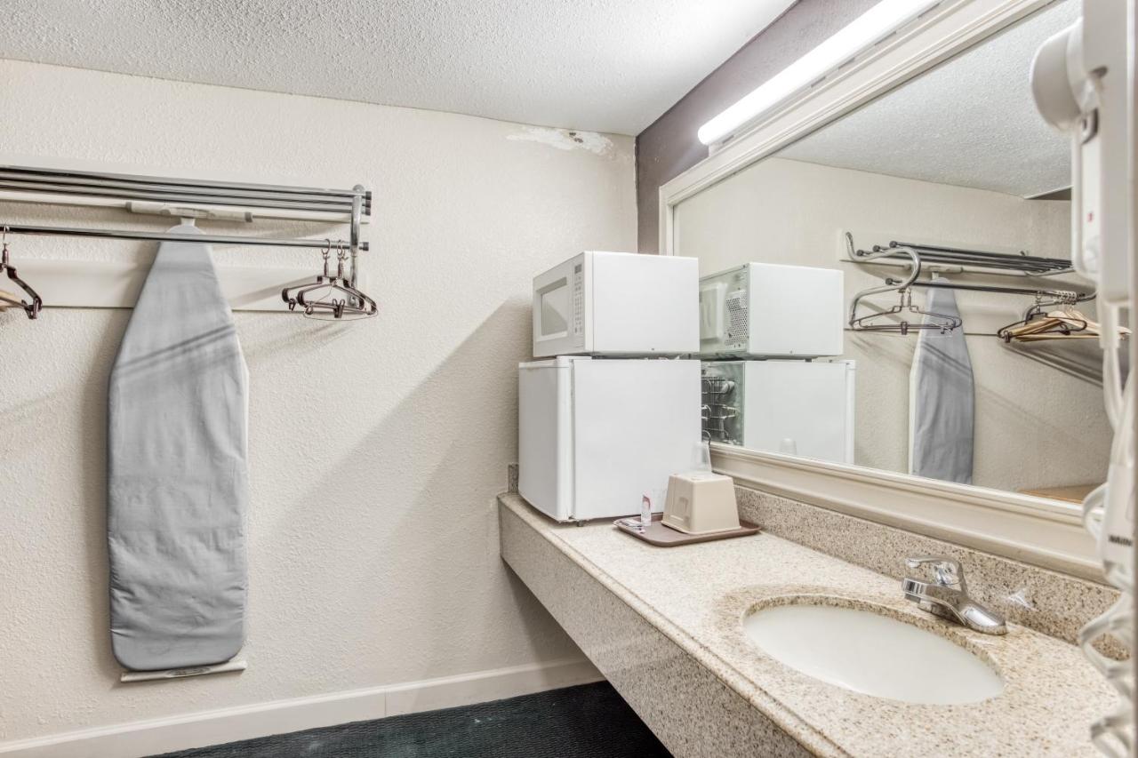 | OYO Hotel Bald Knob AR Hwy 64