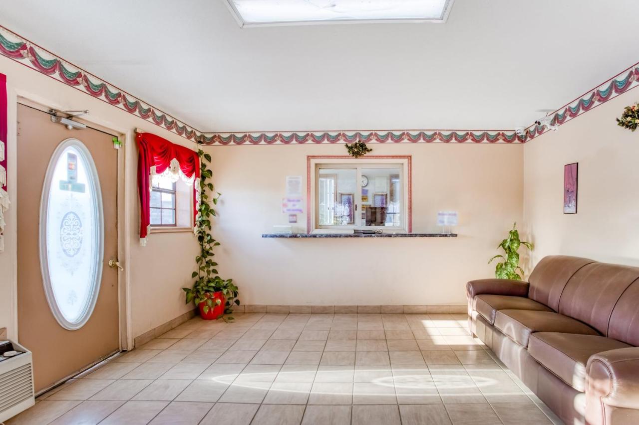 | OYO Hotel Bald Knob AR Hwy 64