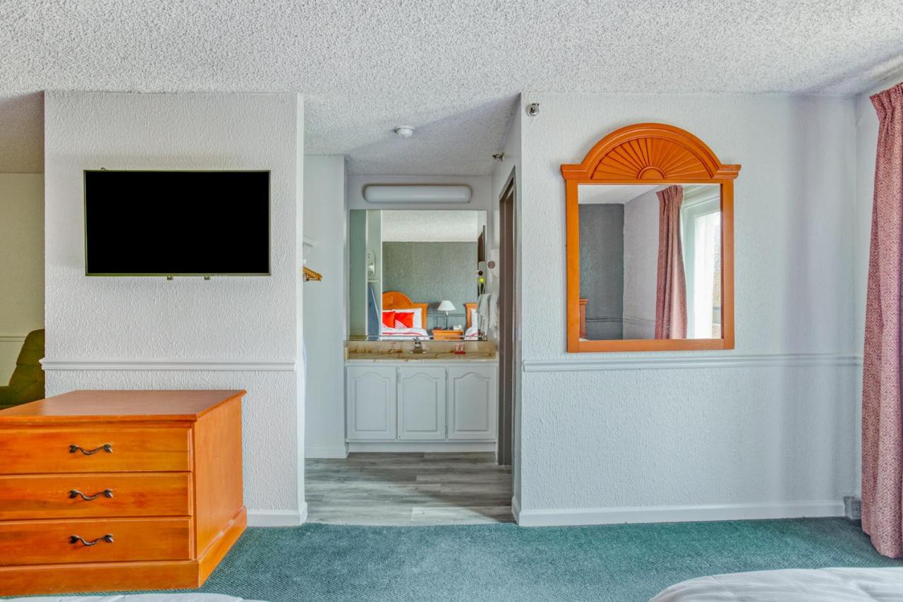  | OYO Townhouse Tulsa Woodland Hills