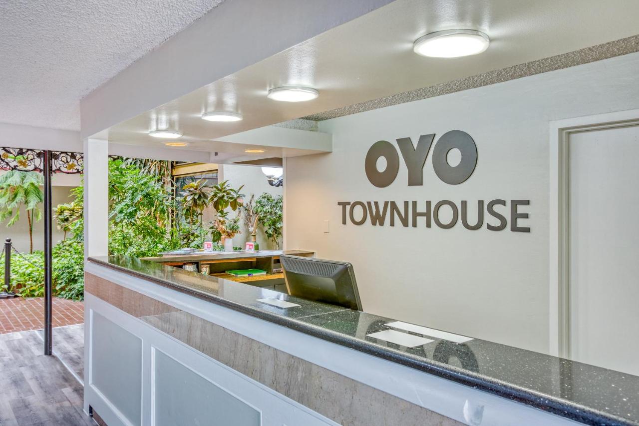 | OYO Townhouse Tulsa Woodland Hills