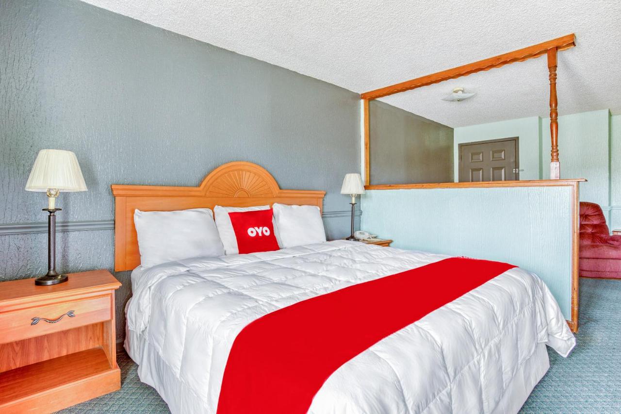  | OYO Townhouse Tulsa Woodland Hills