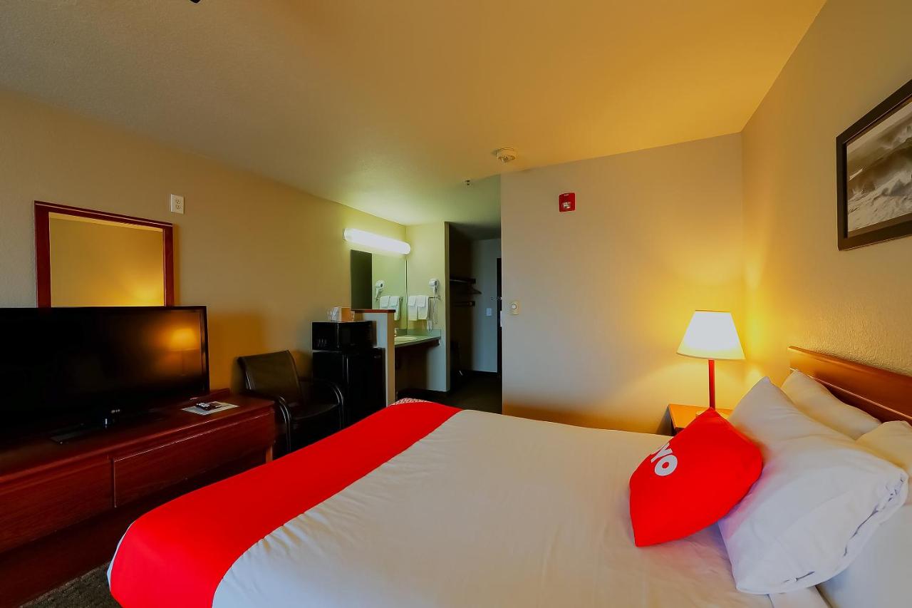 Queen Bed Accessible with Ocean View at Siletz Bay Beachfront Hotel by OYO Lincoln City