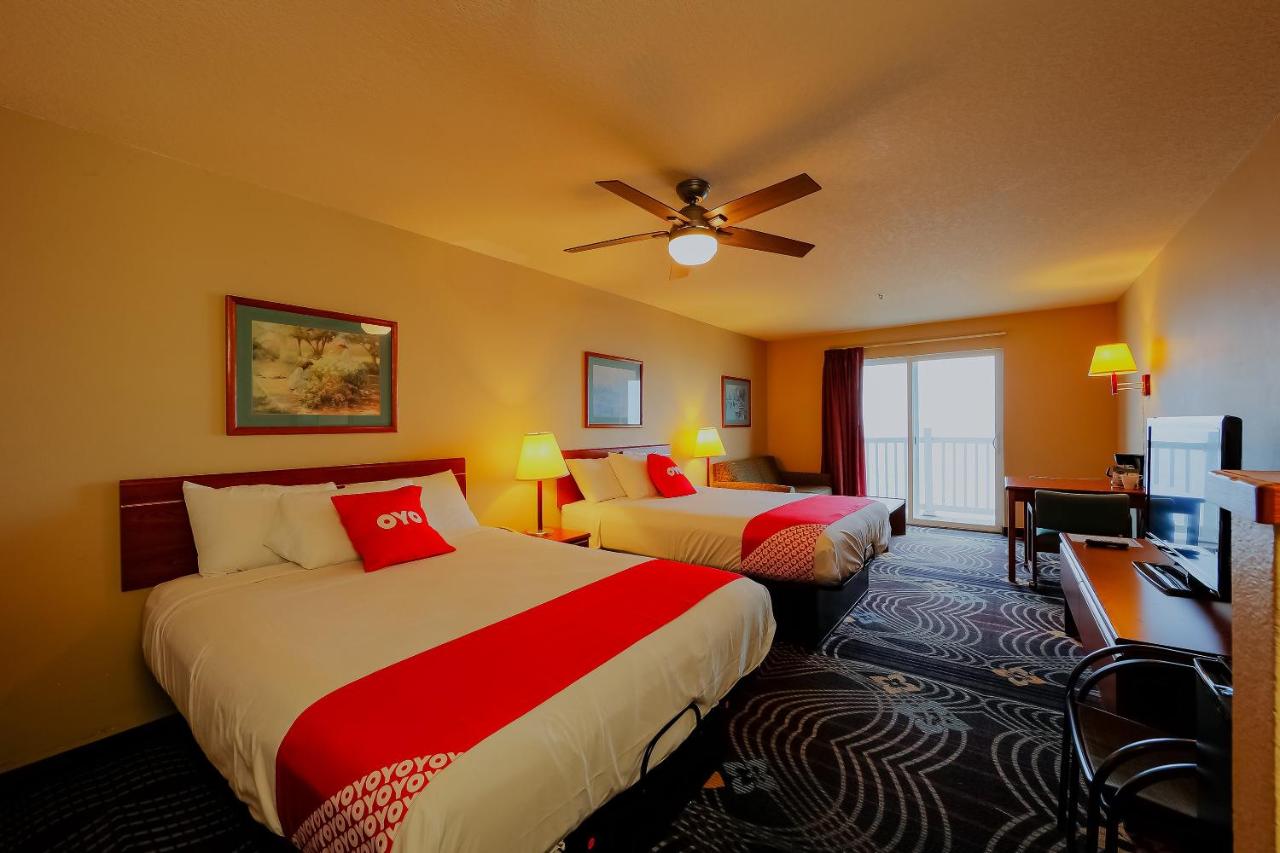 Double Queen Room - Ocean View (Pet Friendly) at Siletz Bay Beachfront Hotel by OYO Lincoln City
