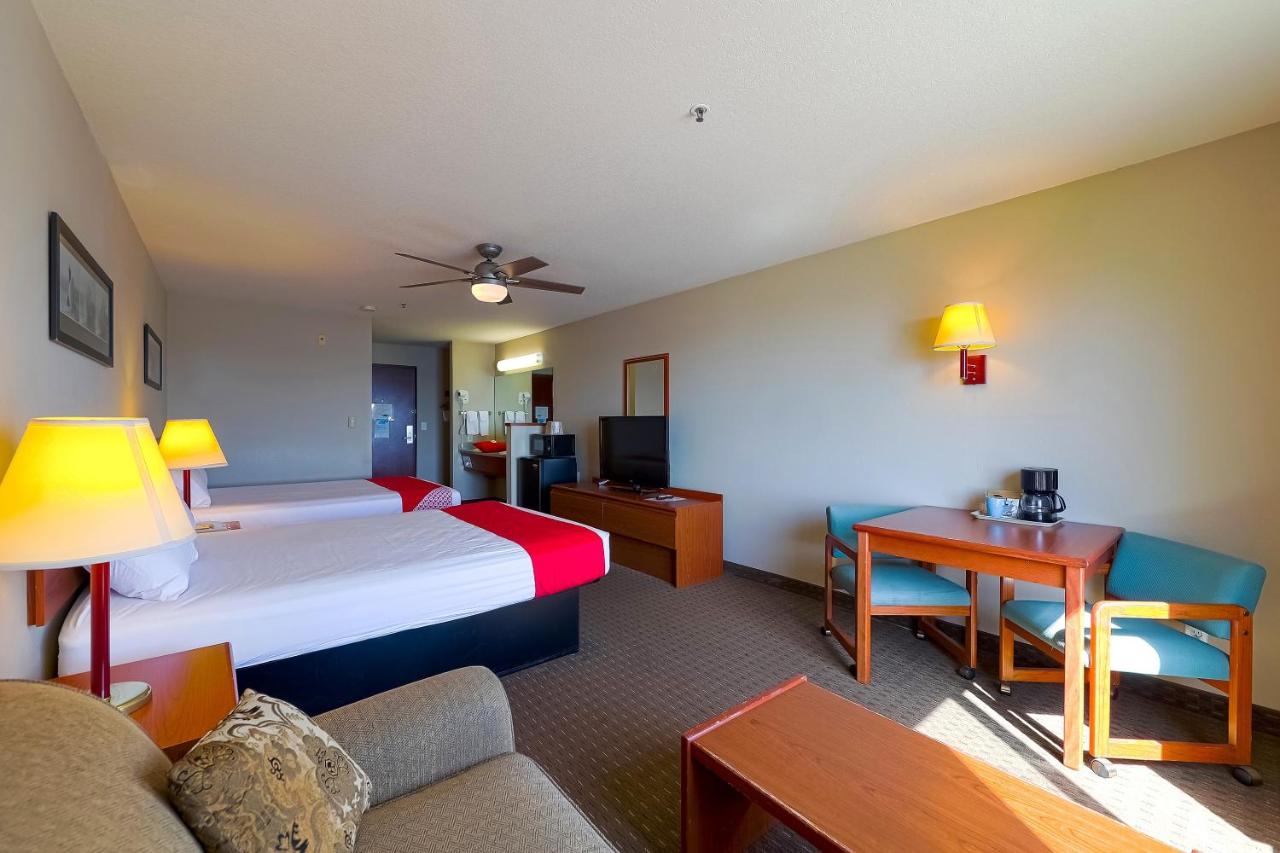 Double Queen Room - Bay view at Siletz Bay Beachfront Hotel by OYO Lincoln City