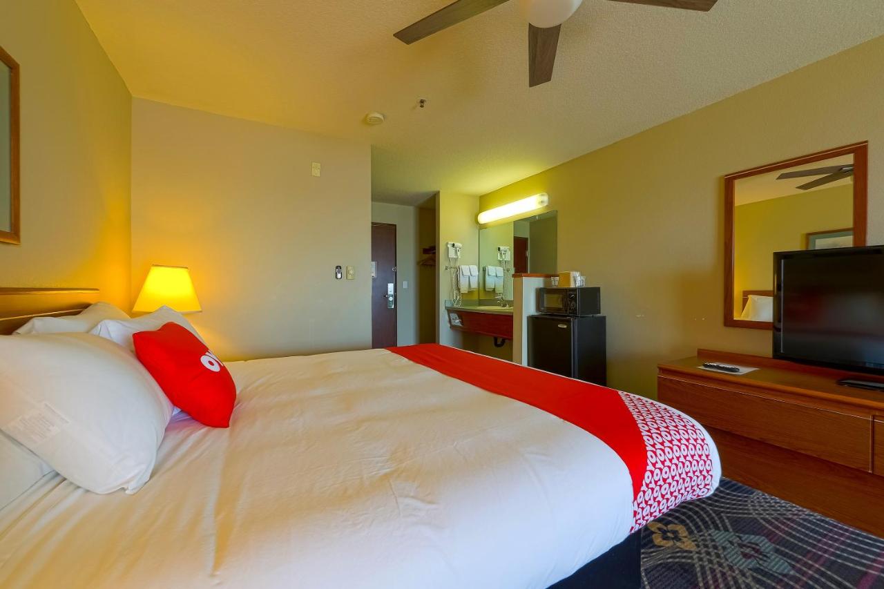King Suite with Balcony - Ocean View at Siletz Bay Beachfront Hotel by OYO Lincoln City