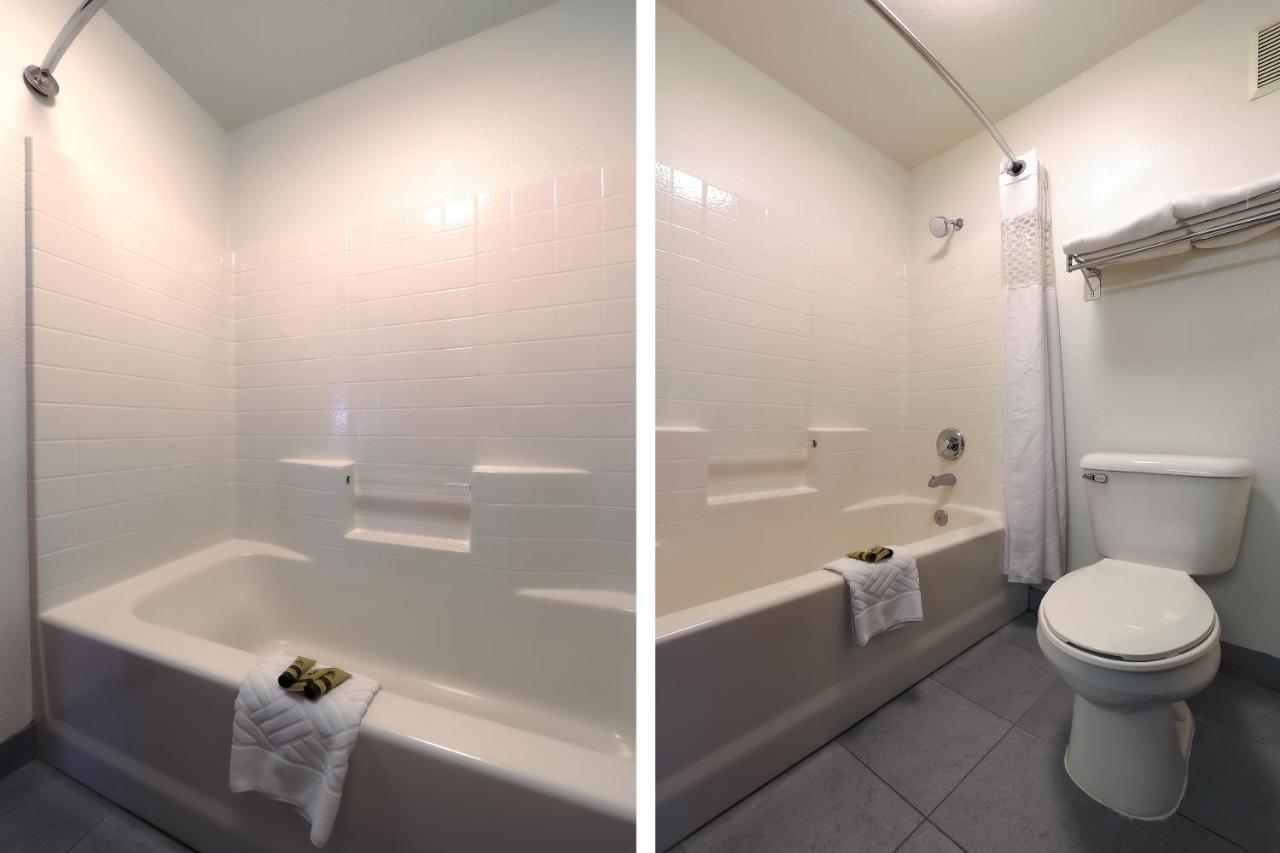 Double Queen Room - Bay view at Siletz Bay Beachfront Hotel by OYO Lincoln City