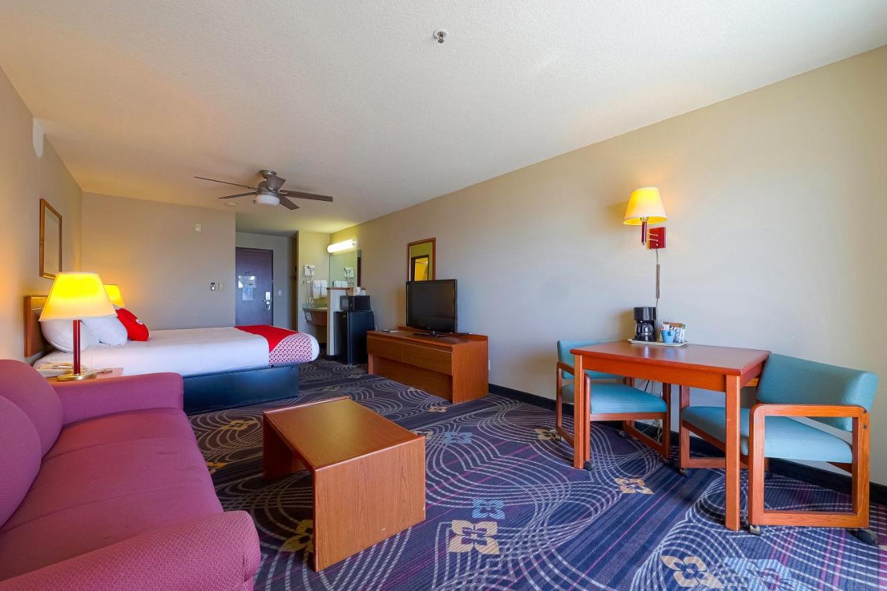 King Suite with Balcony - Ocean View at Siletz Bay Beachfront Hotel by OYO Lincoln City