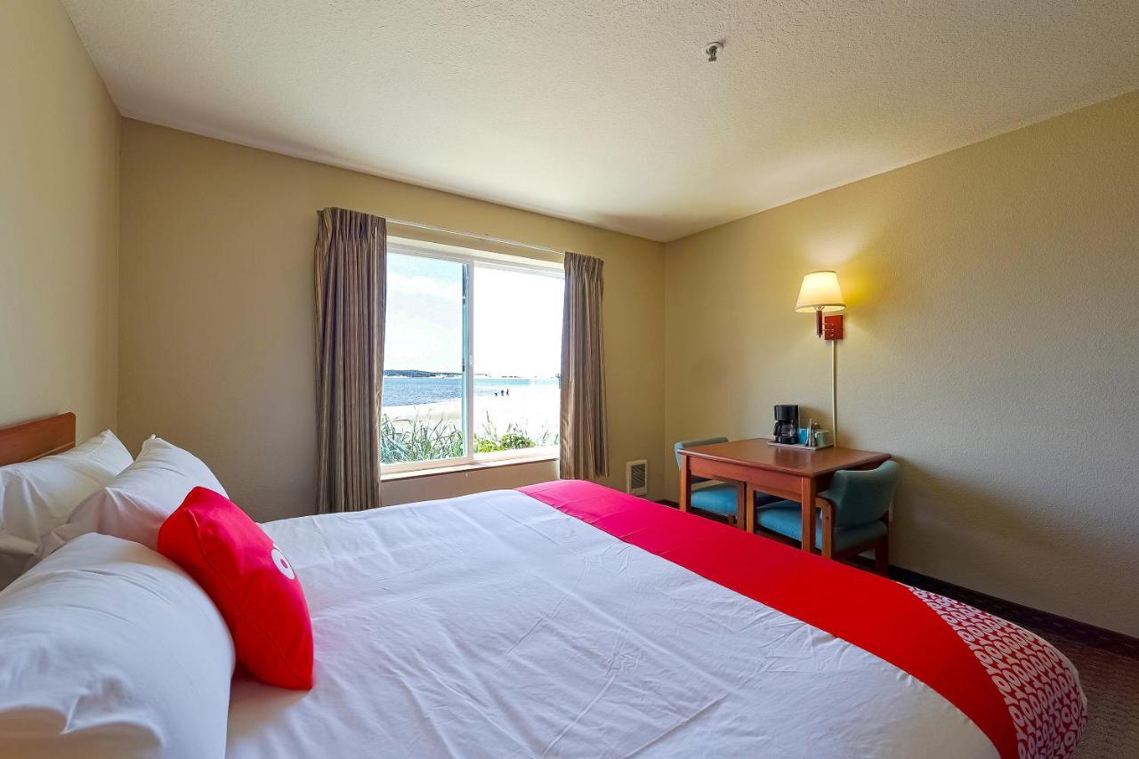 Premium King Room with Jetted Tub - Bay view at Siletz Bay Beachfront Hotel by OYO Lincoln City
