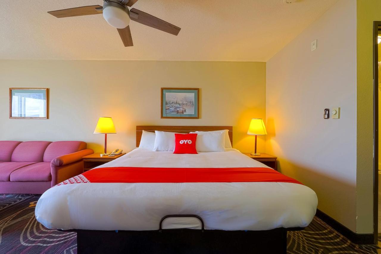 King Suite with Balcony - Ocean View at Siletz Bay Beachfront Hotel by OYO Lincoln City