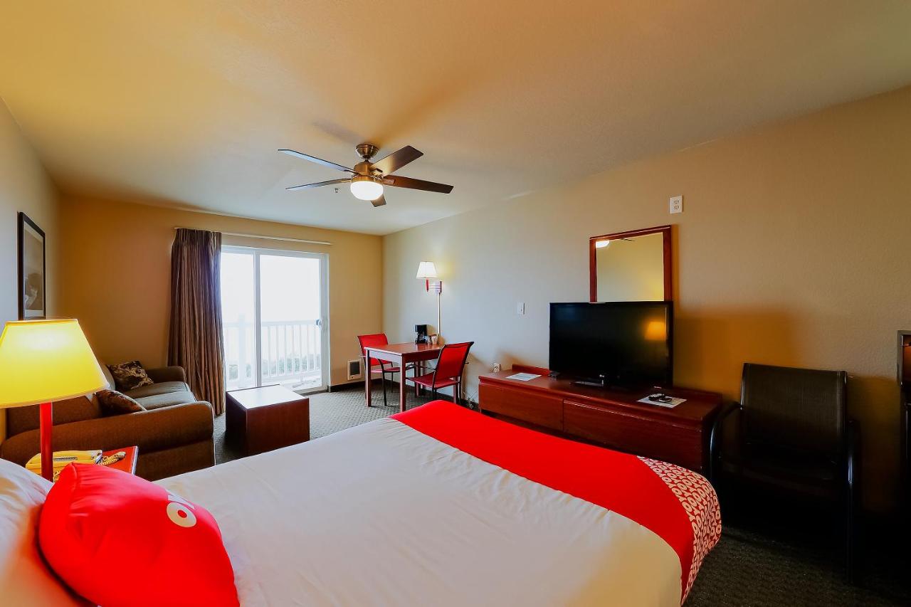 Queen Bed Accessible with Ocean View at Siletz Bay Beachfront Hotel by OYO Lincoln City