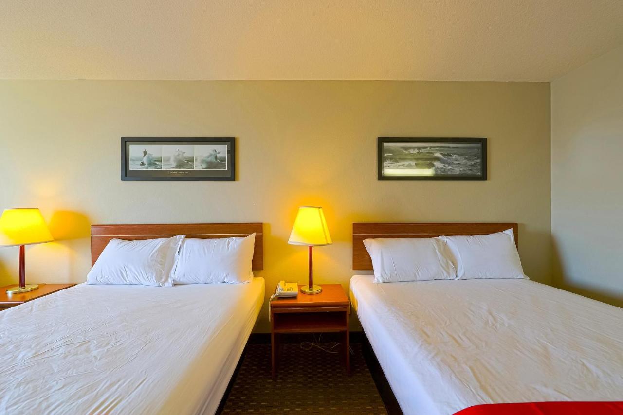 Double Queen Room - Bay view at Siletz Bay Beachfront Hotel by OYO Lincoln City