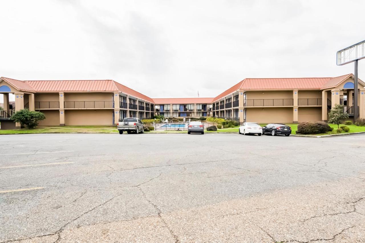 | OYO Hotel Bossier City LA - Red River