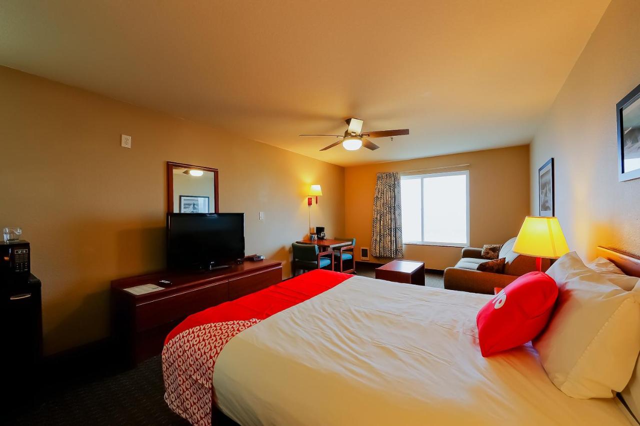 Queen Room Accessible - Bay view (Pet Friendly) at Siletz Bay Beachfront Hotel by OYO Lincoln City