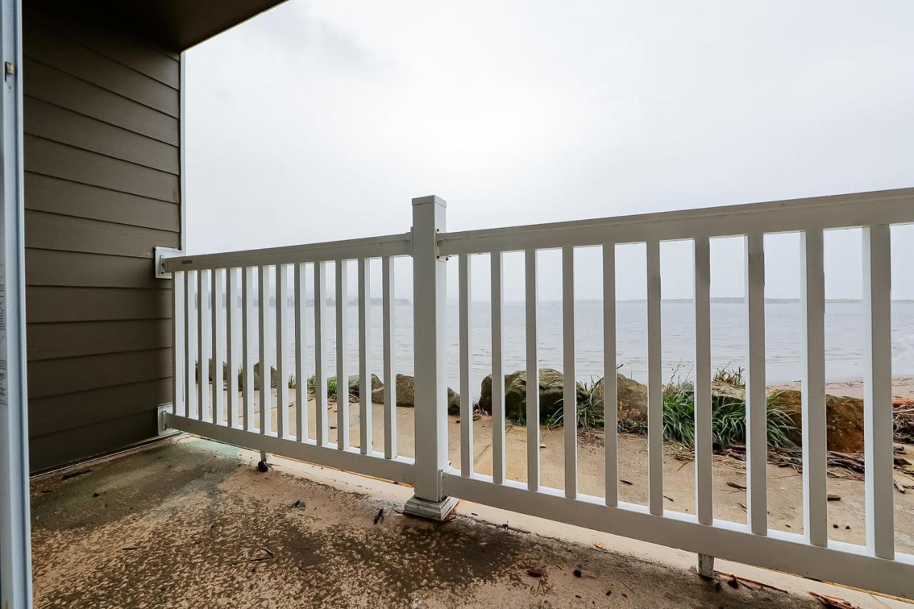 Queen Bed Accessible with Ocean View at Siletz Bay Beachfront Hotel by OYO Lincoln City