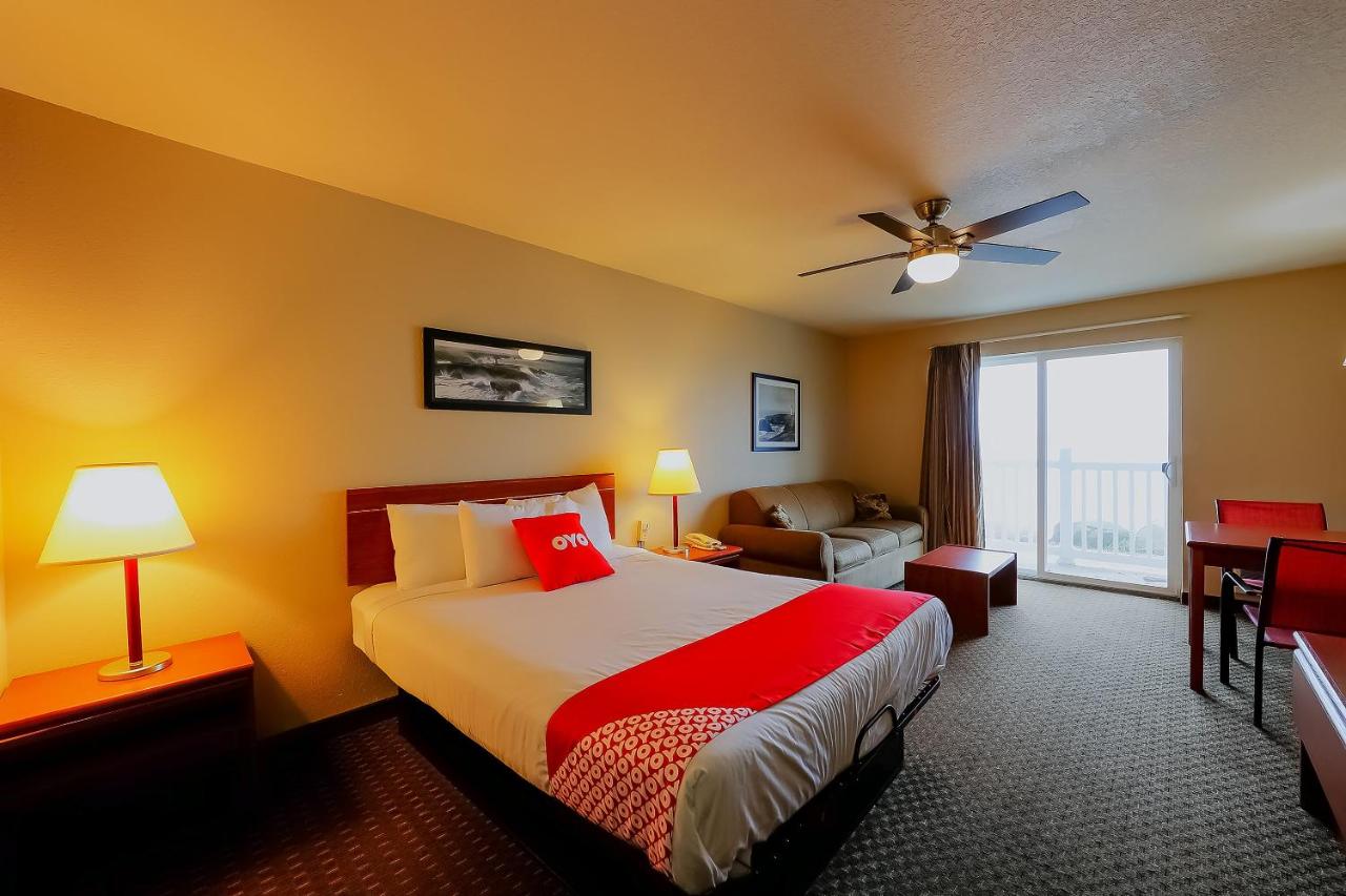 Queen Bed Accessible with Ocean View at Siletz Bay Beachfront Hotel by OYO Lincoln City