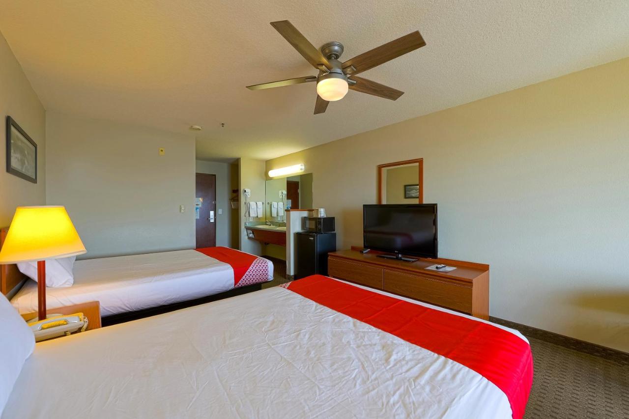 Double Queen Room - Bay view at Siletz Bay Beachfront Hotel by OYO Lincoln City