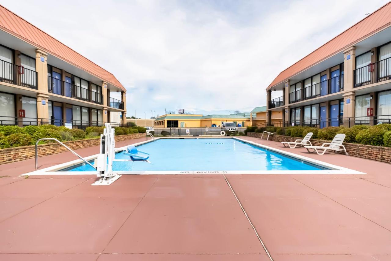 | OYO Hotel Bossier City LA - Red River
