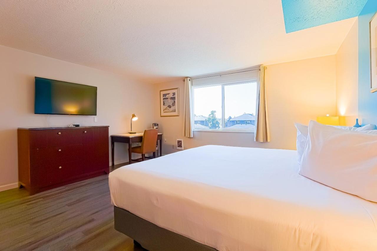 | Coast River Inn by OYO Seaside
