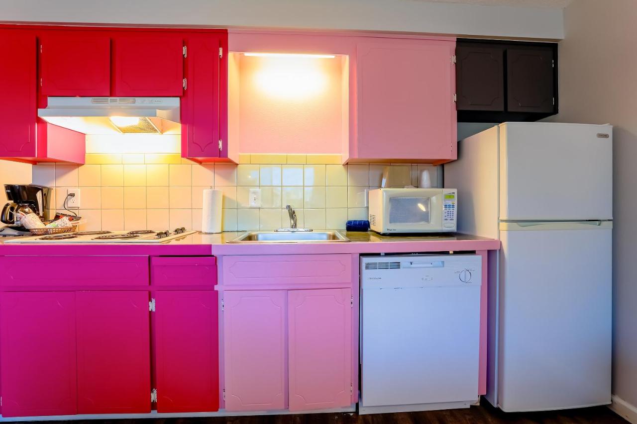 Premium King Bed with Kitchenette at Coast River Inn by OYO Seaside